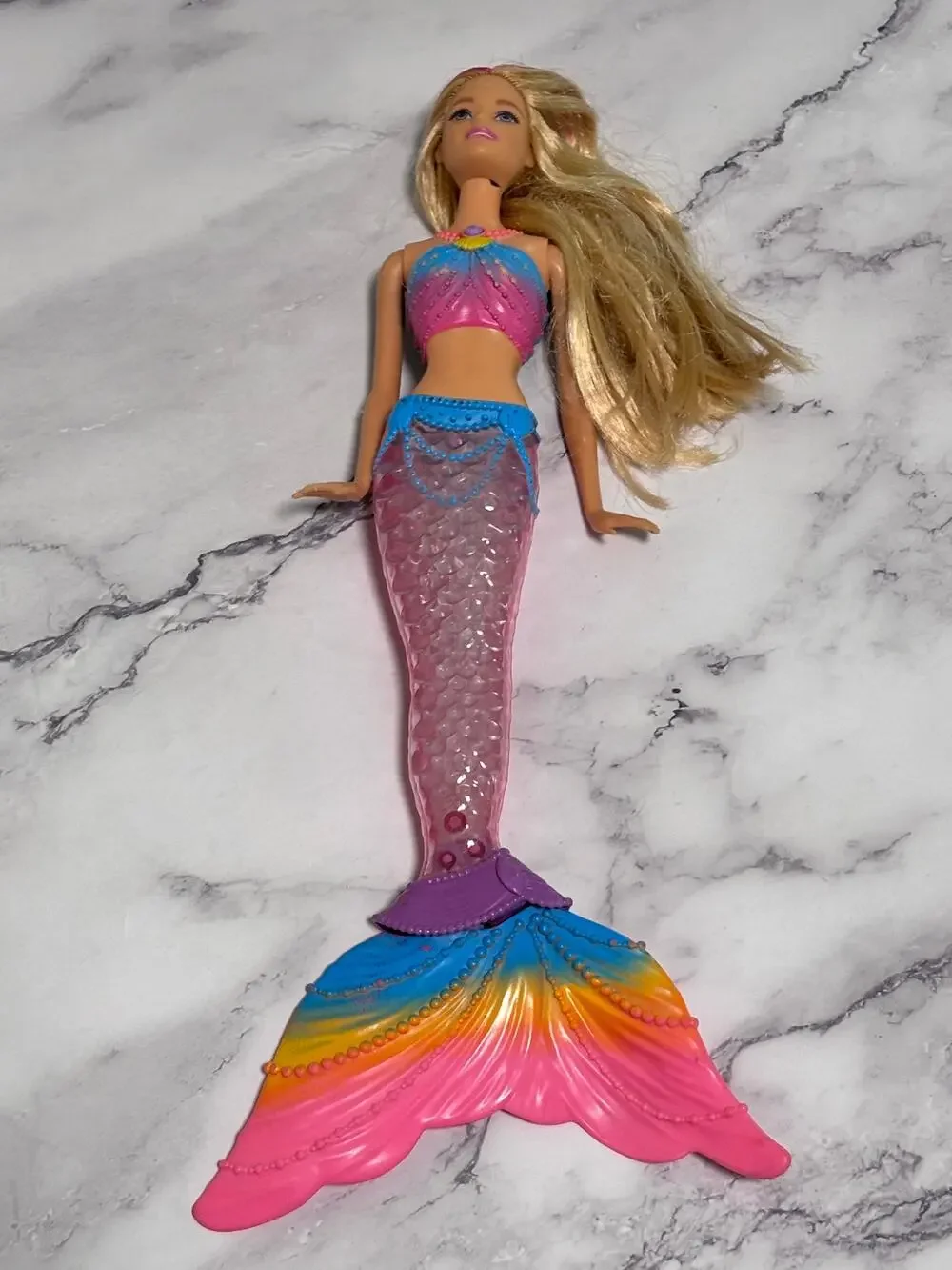 2015 Barbie Dreamtopia Rainbow Lights Mermaid Doll Blonde w/ Light-up Tail